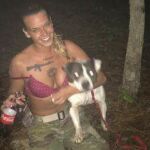 Una veterana del Ejército y su novio soldado matan a su perro a tiros