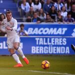 Bale, durante el encuentro ante el Alavés