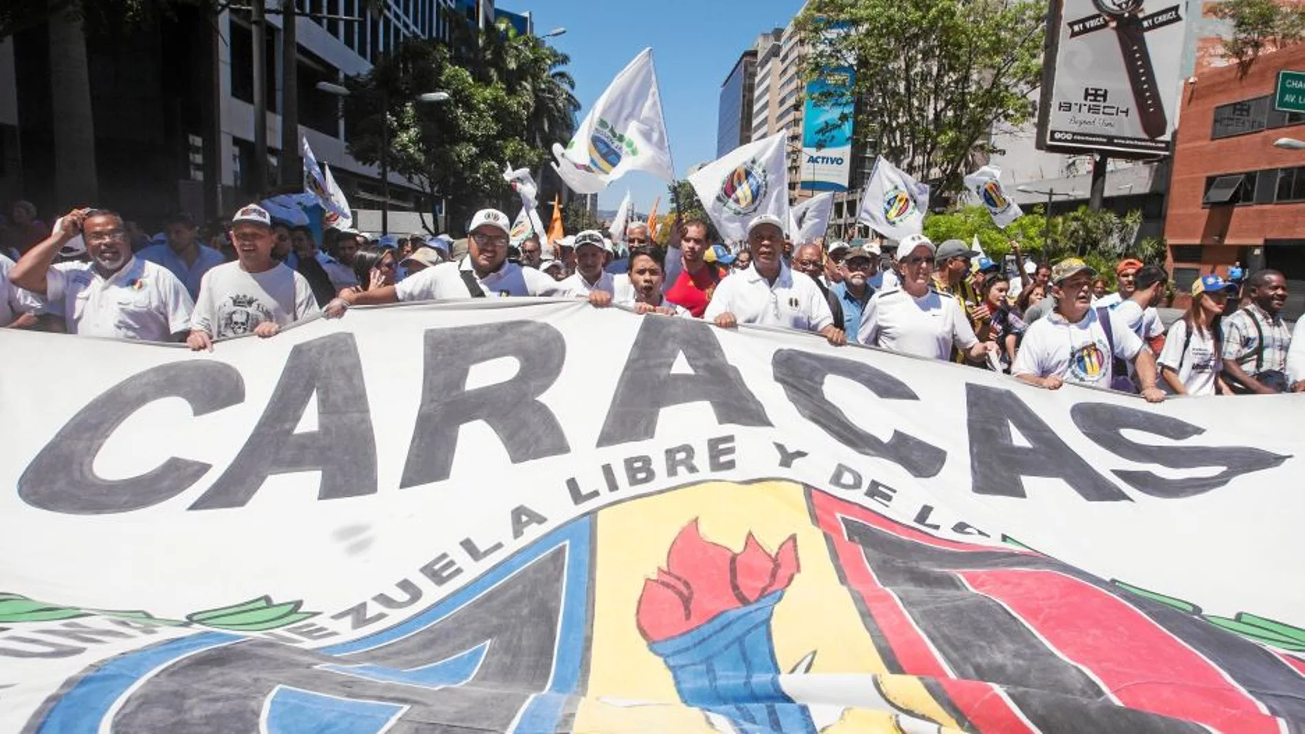Manifestantes, ayer, en Caracas