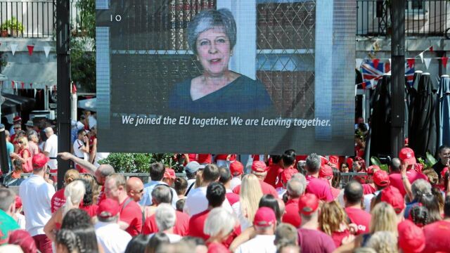 La «premier» británica habló del Brexit a los ciudadanos gibraltareños que celebraban el día «nacional» de la colonia el pasado 10 de setiembre