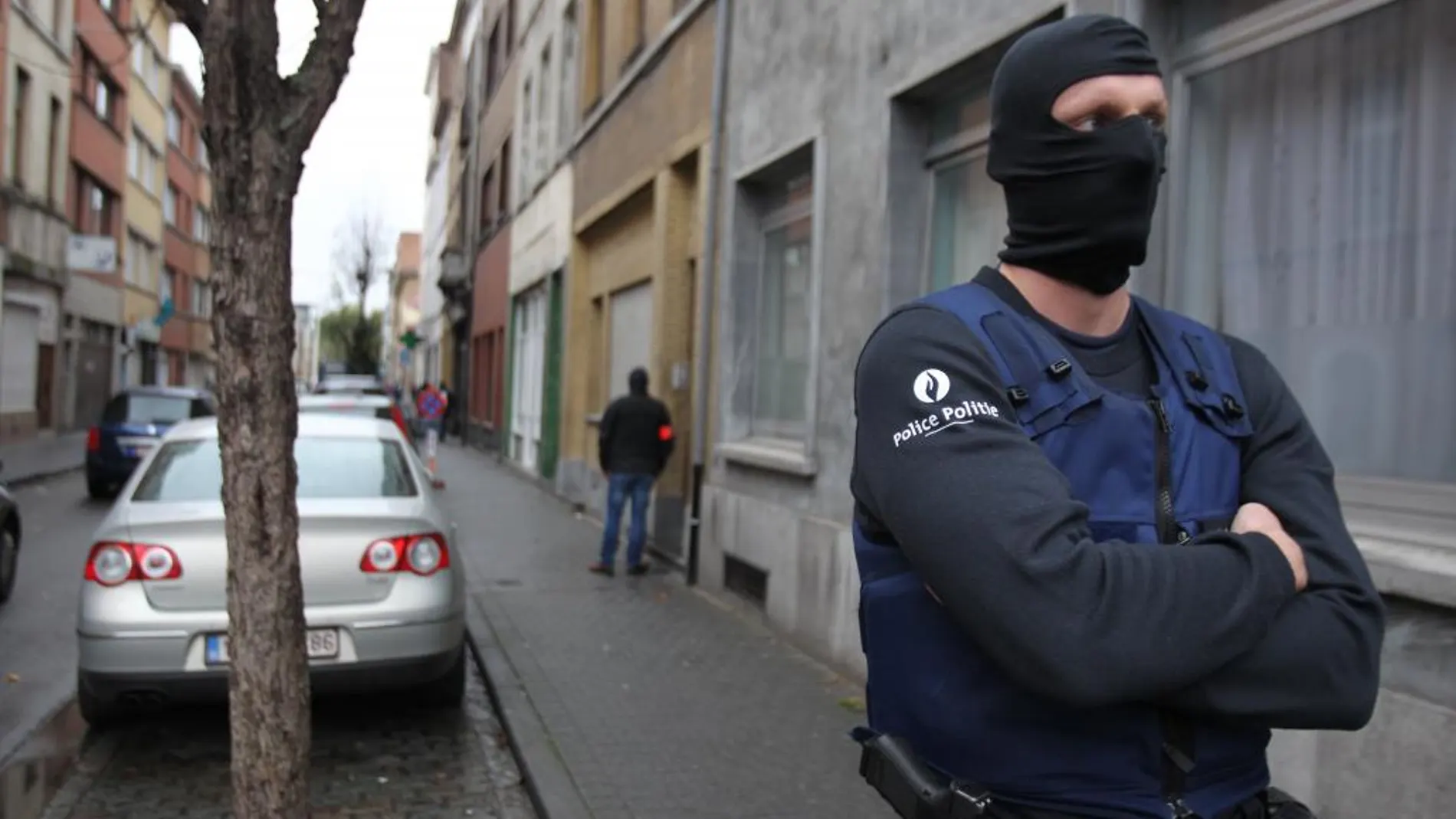 Policía en el barrio de Molenbeek, Bruselas