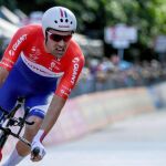 El ciclista holandés Tom Dumoulin del Sunweb a su llegada a meta en la décima etapa del Giro de Italia