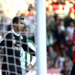 El árbitro Ángel José Hernández Hernández sacó la tarjeta roja al delantero portugués del Real Madrid Cristiano Ronaldo durante el partido ante el Córdoba en la Liga 2014/2015