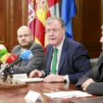 Antonio Silván junto a Anxo Queiruga, Aurora Baza y José Antonio Fierro, en la presentación
