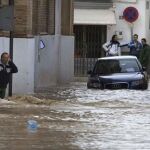 Imagen de las calles de Écija inundadas en diciembre de 2010 por el desborde del arroyo