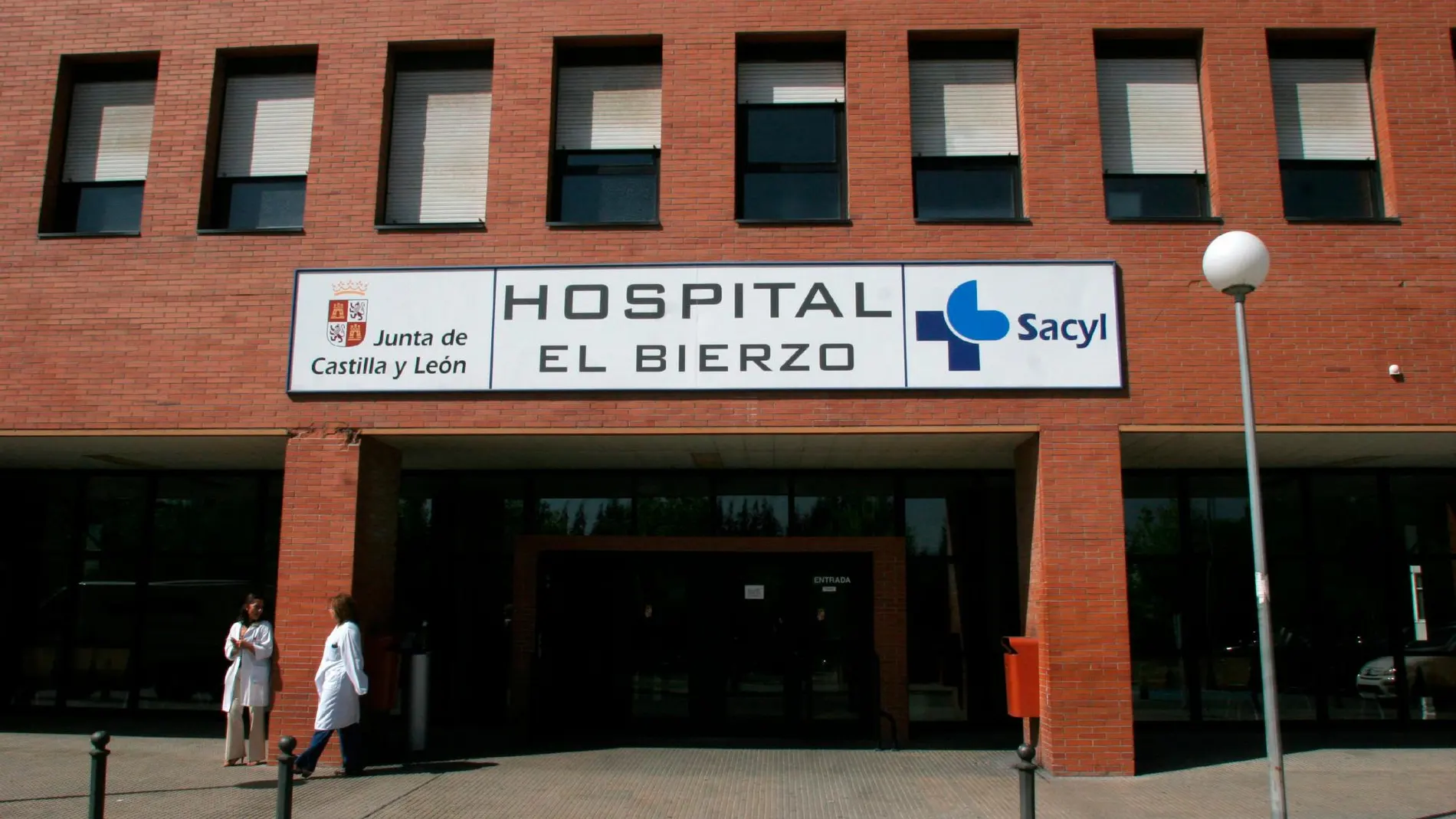 La mujer fue trasladada al Hospital del Bierzo, de Ponferrada/Foto: Efe