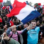 Seguidores de Macron celebran la victoria en París