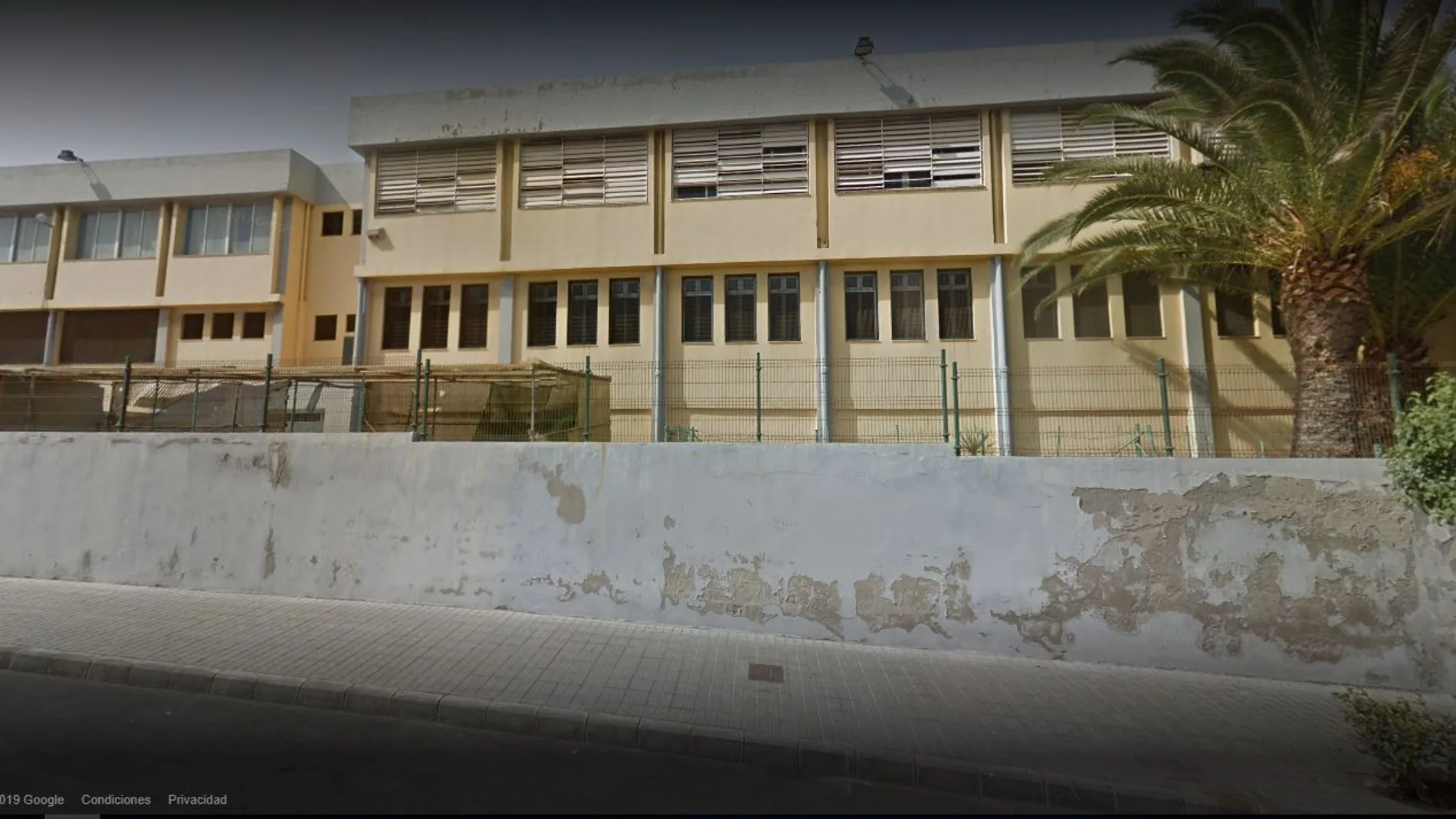 Fachada del Colegio Público de Educación Infantil V Fase de Jinámar / Google Maps
