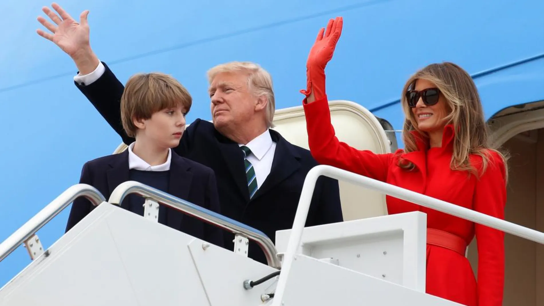 El presidente estadounidense, Donald Trump, y su esposa, Melania Trump, junto a su hijo Barron, el pasado 17 de marzo