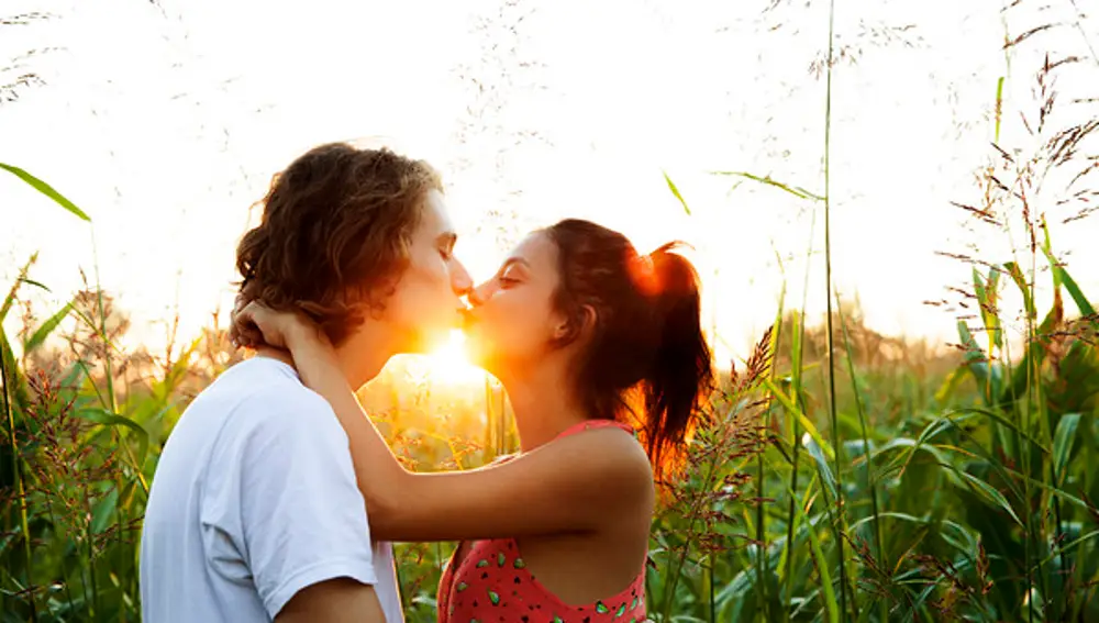 Cuando hablamos de una relación, el rollo de una noche o el amor de tu vida las reglas no existen.