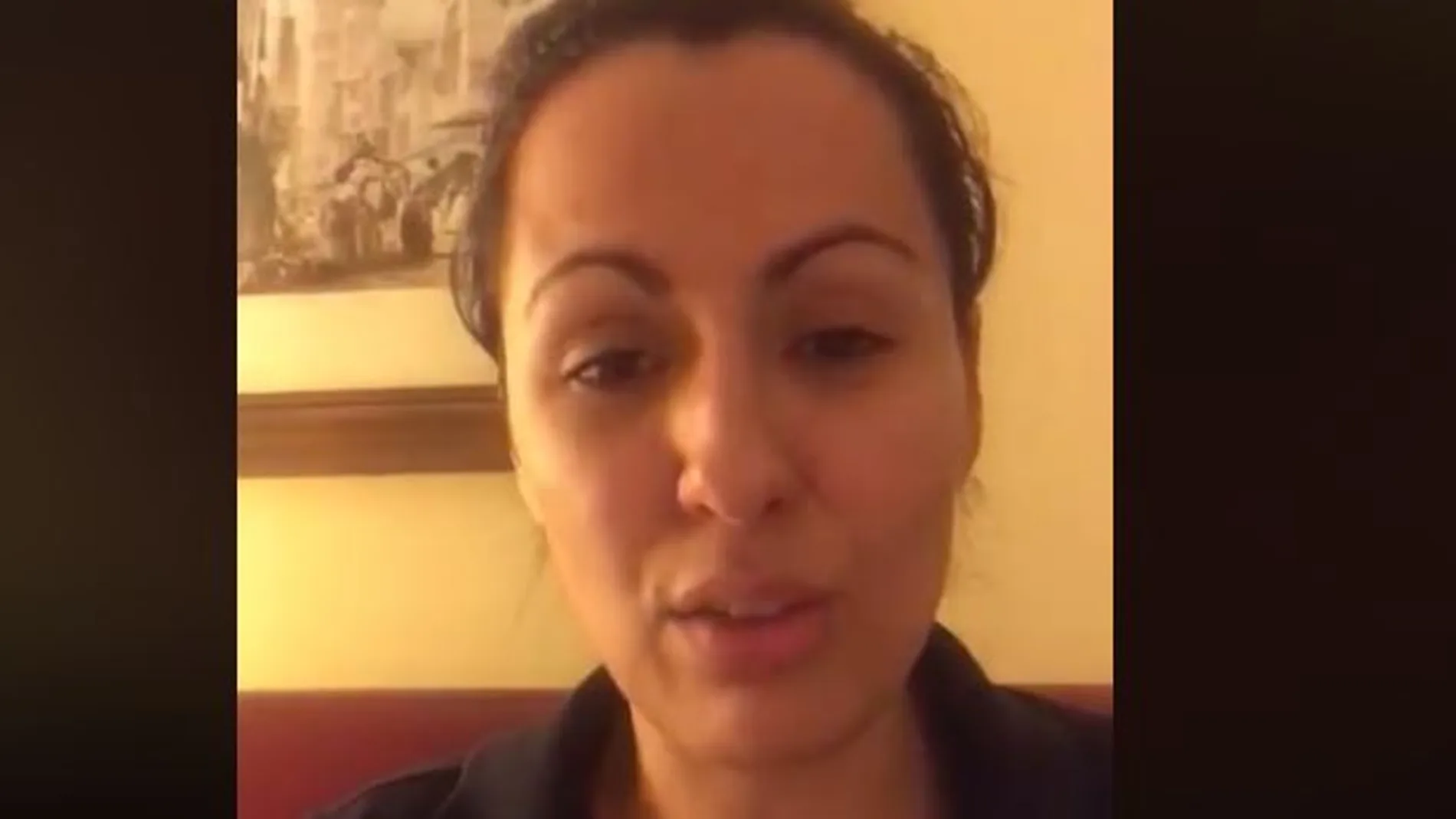 Imagen de Farah del vídeo en el que pide ayuda para recuperar a su hijo