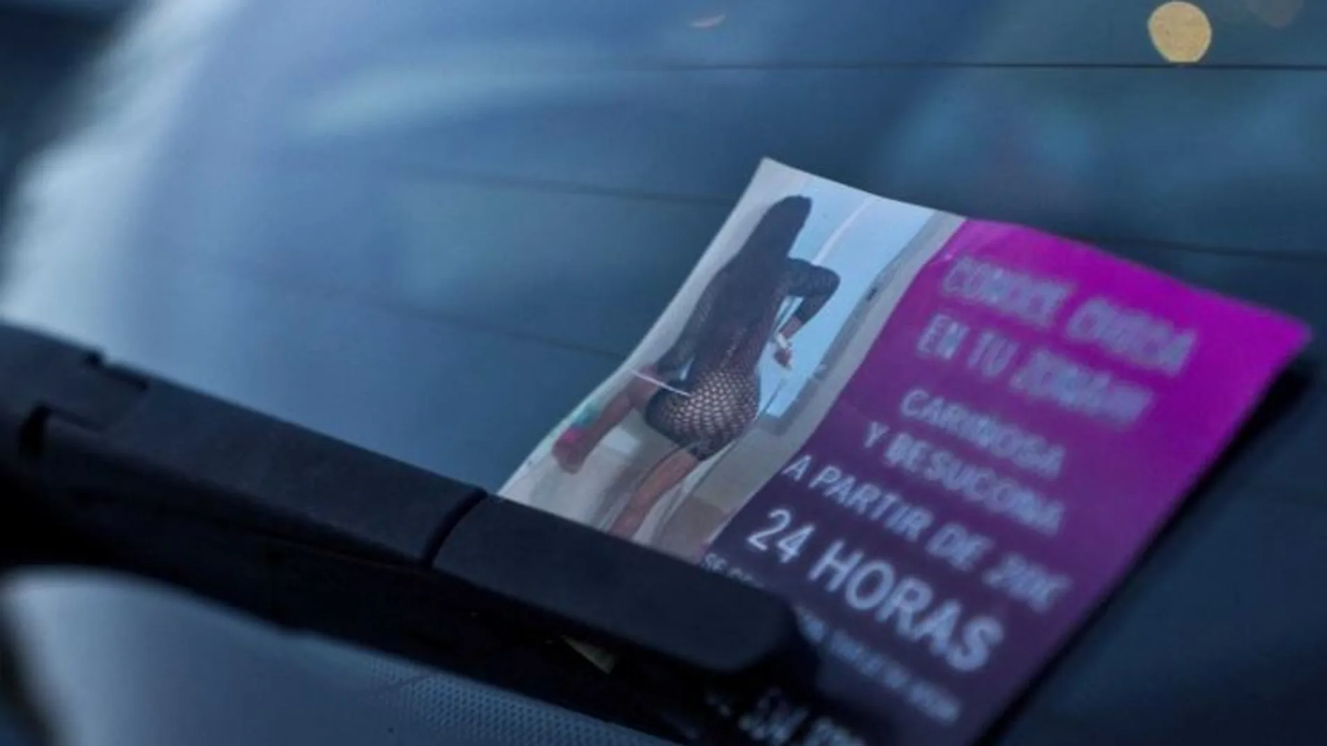 Publicidad de prostitución en coches