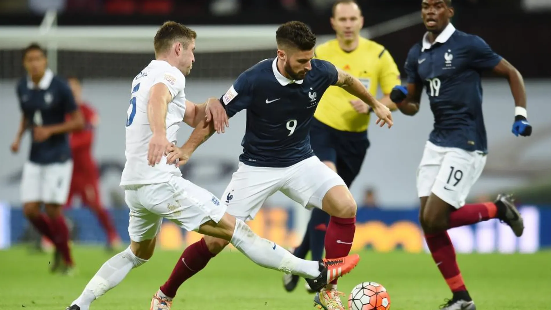2-0. Inglaterra puede con Francia en el partido de la solidaridad con París