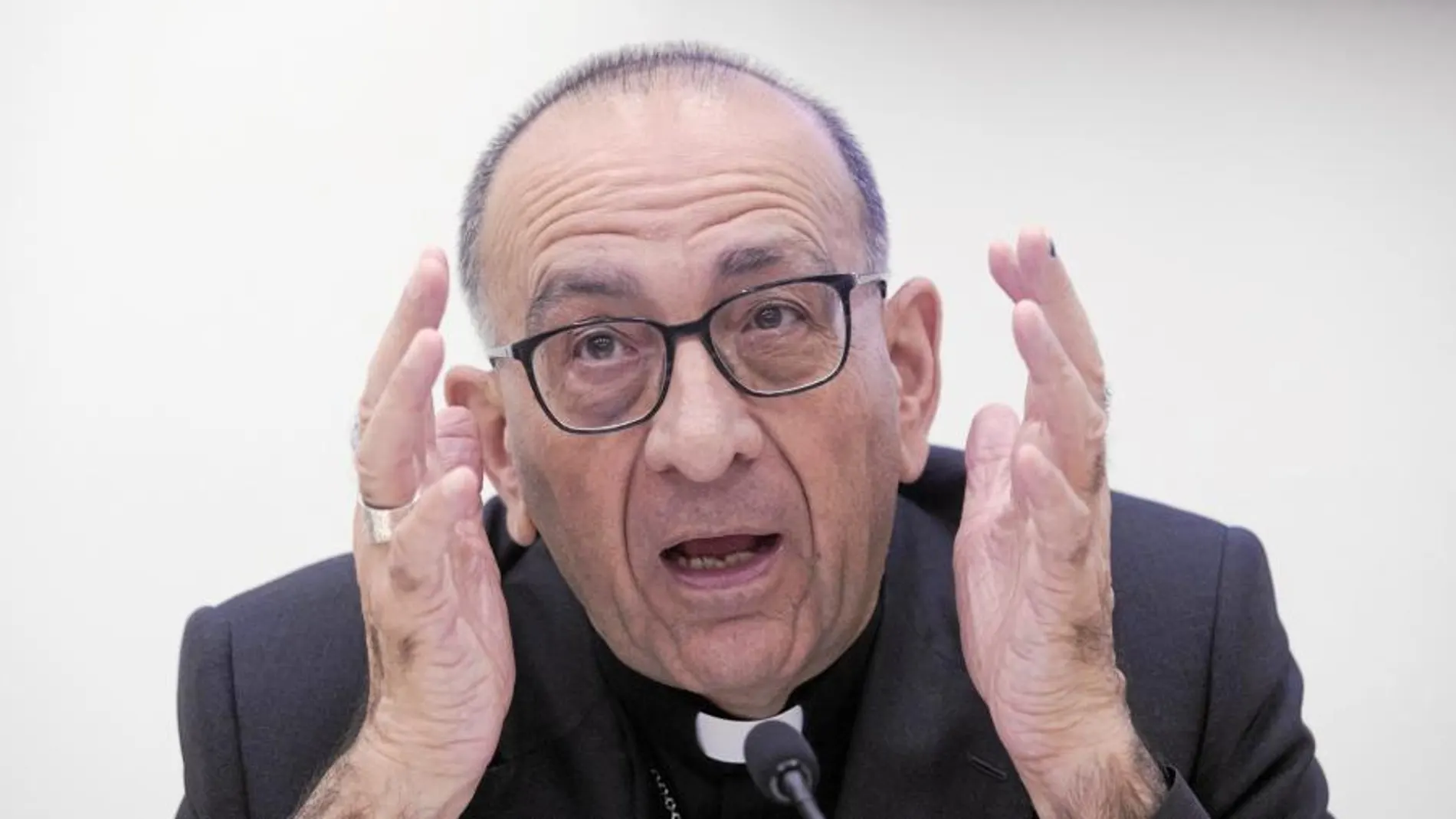 El arzobispo Juan José Omella avisó a las administraciones que no se está haciendo lo que se necesita
