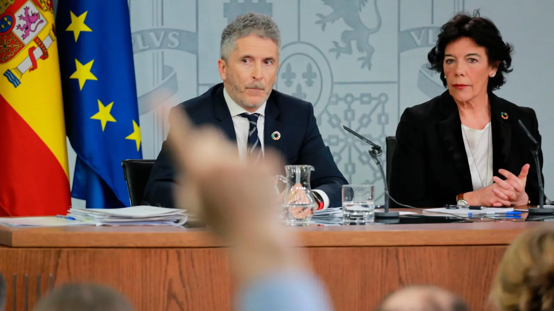 Fernando Grandes-Marlaska e Isabel Celaá, hoy, durante la rueda de prensa posterior al Consejo de Ministros. Foto: Cipriano Pastrano