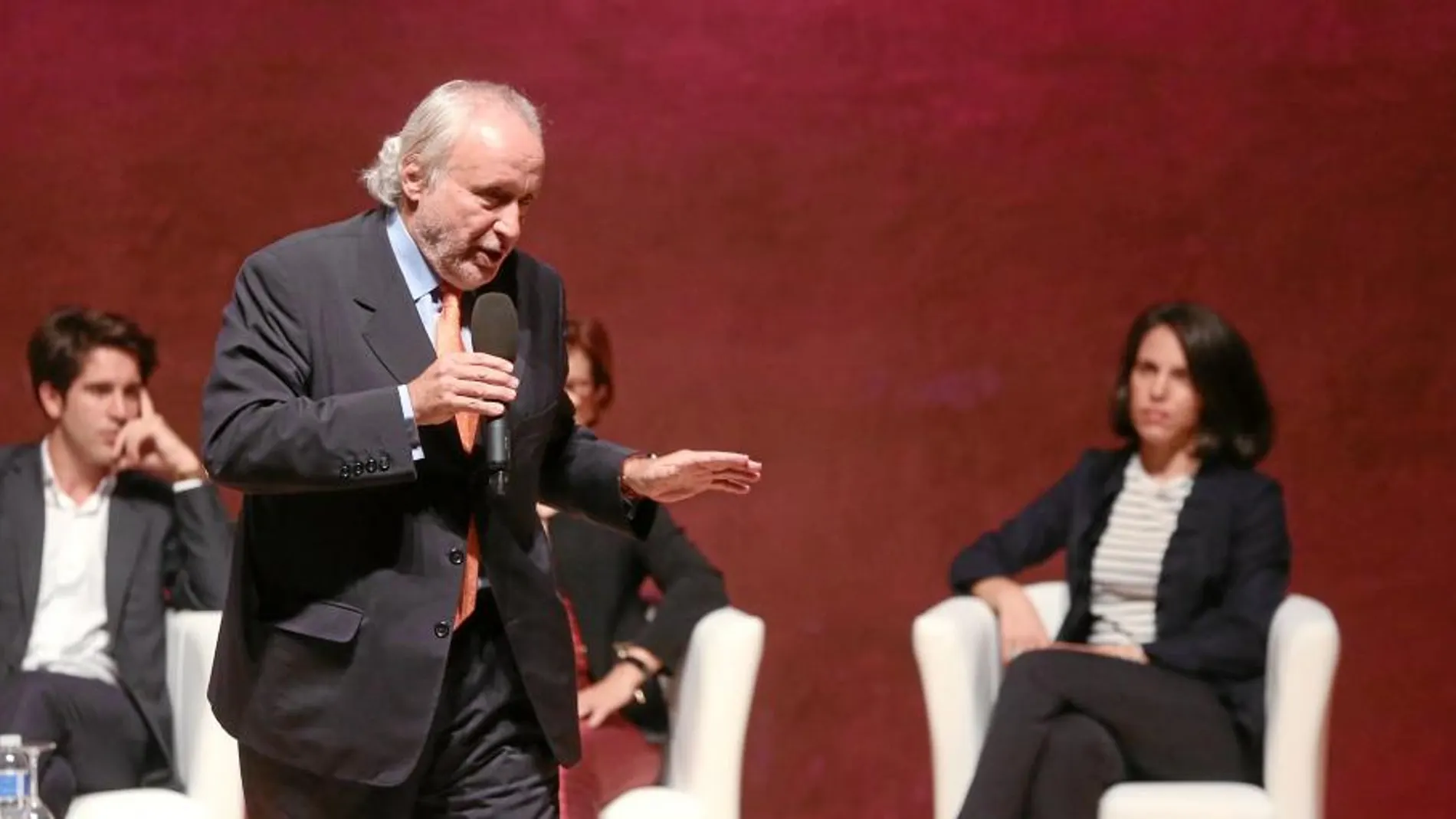 Antoni Fernández Teixidor, líder de Lliures, en el auditorio AXA de Barcelona