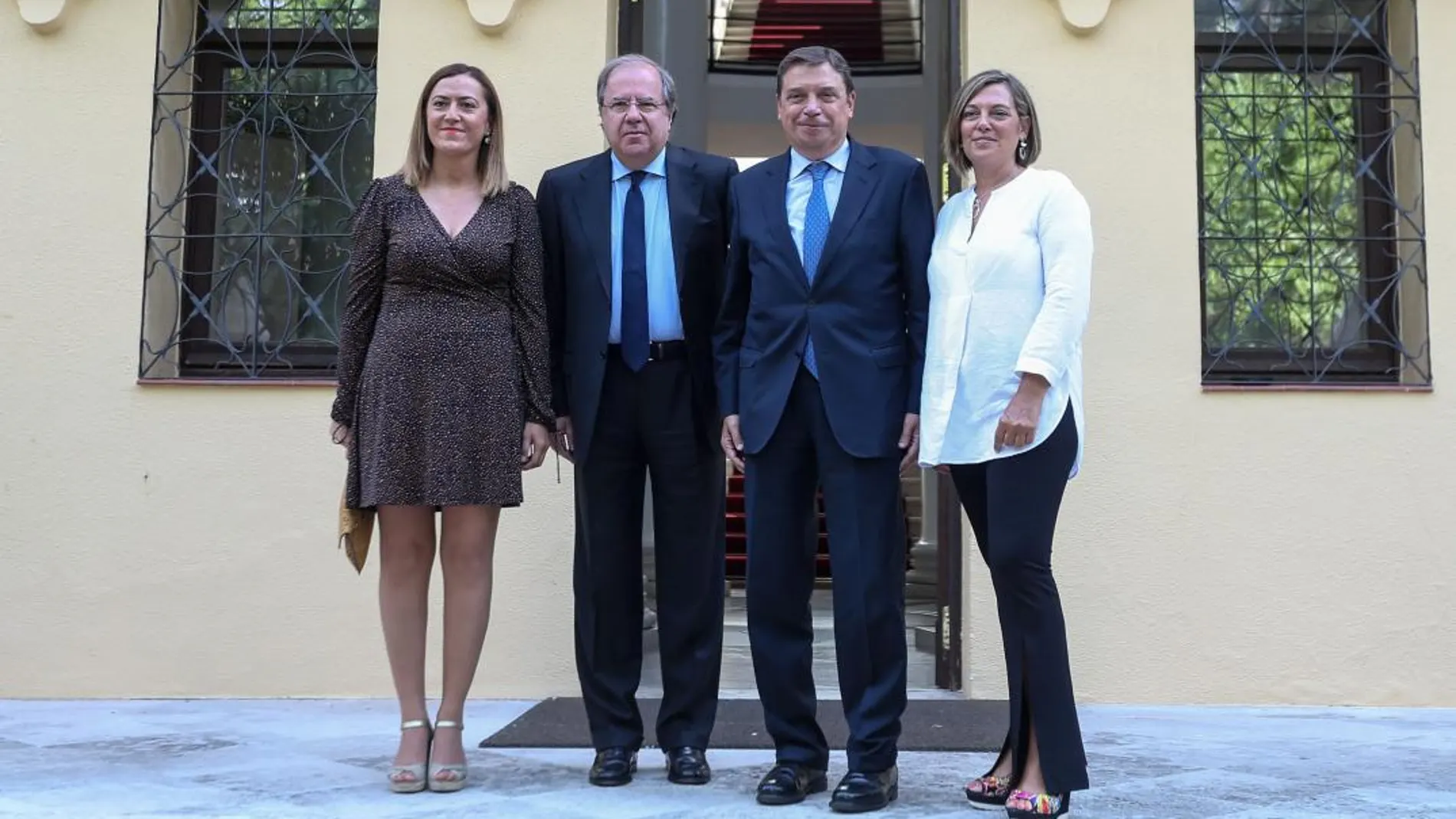 Herrera, Luis Planas, Milagros Marcos y Virginia Barcones, ayer en Valladolid