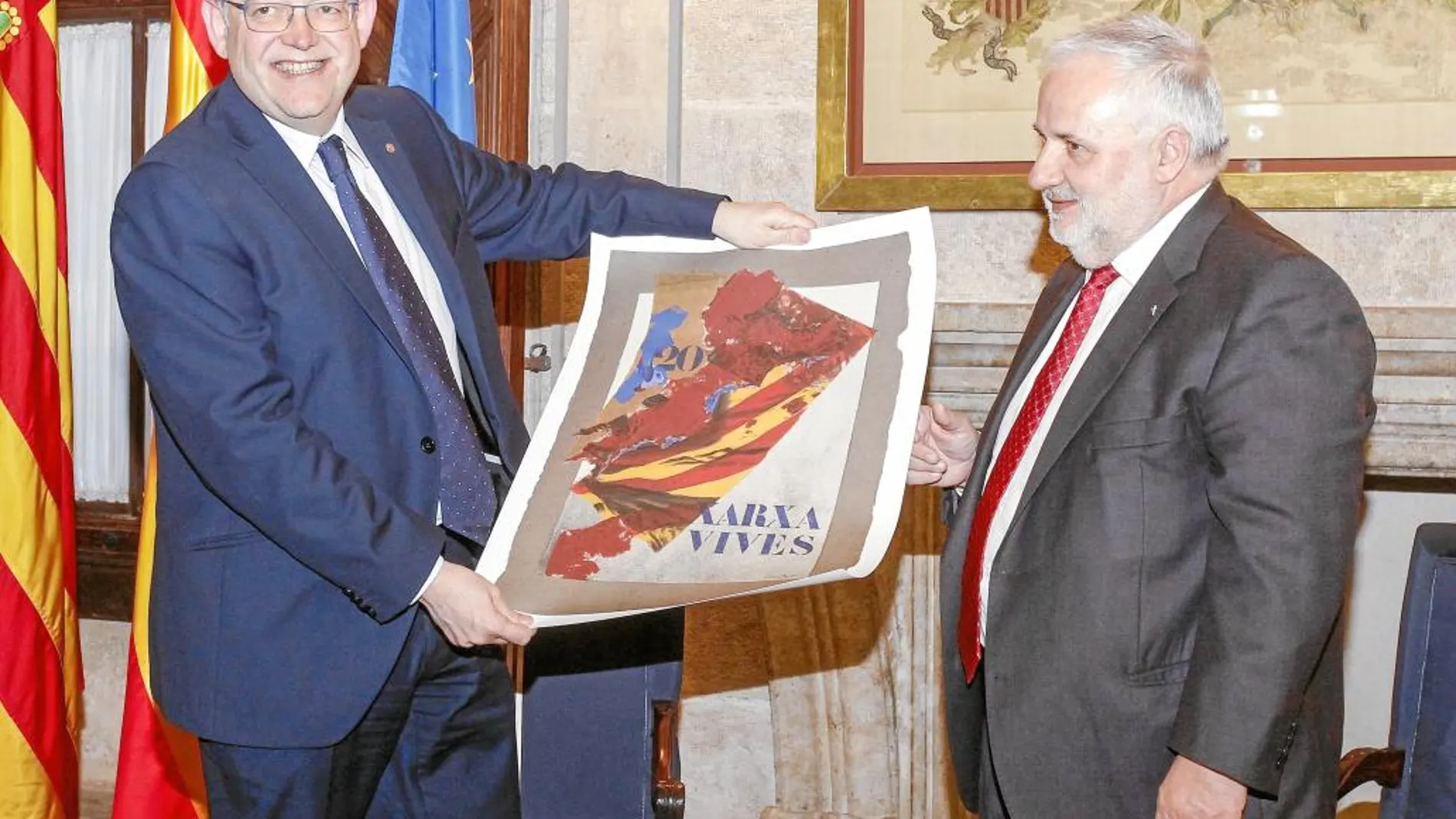 El presidente de la Generalitat, Ximo Puig, recibió ayer en audiencia al rector de la Universitat Oberta de Catalunya, Josep A. Planell Estany