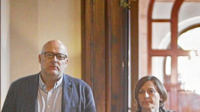 Forcadell, a la derecha, nueva presidenta del Parlament catalán