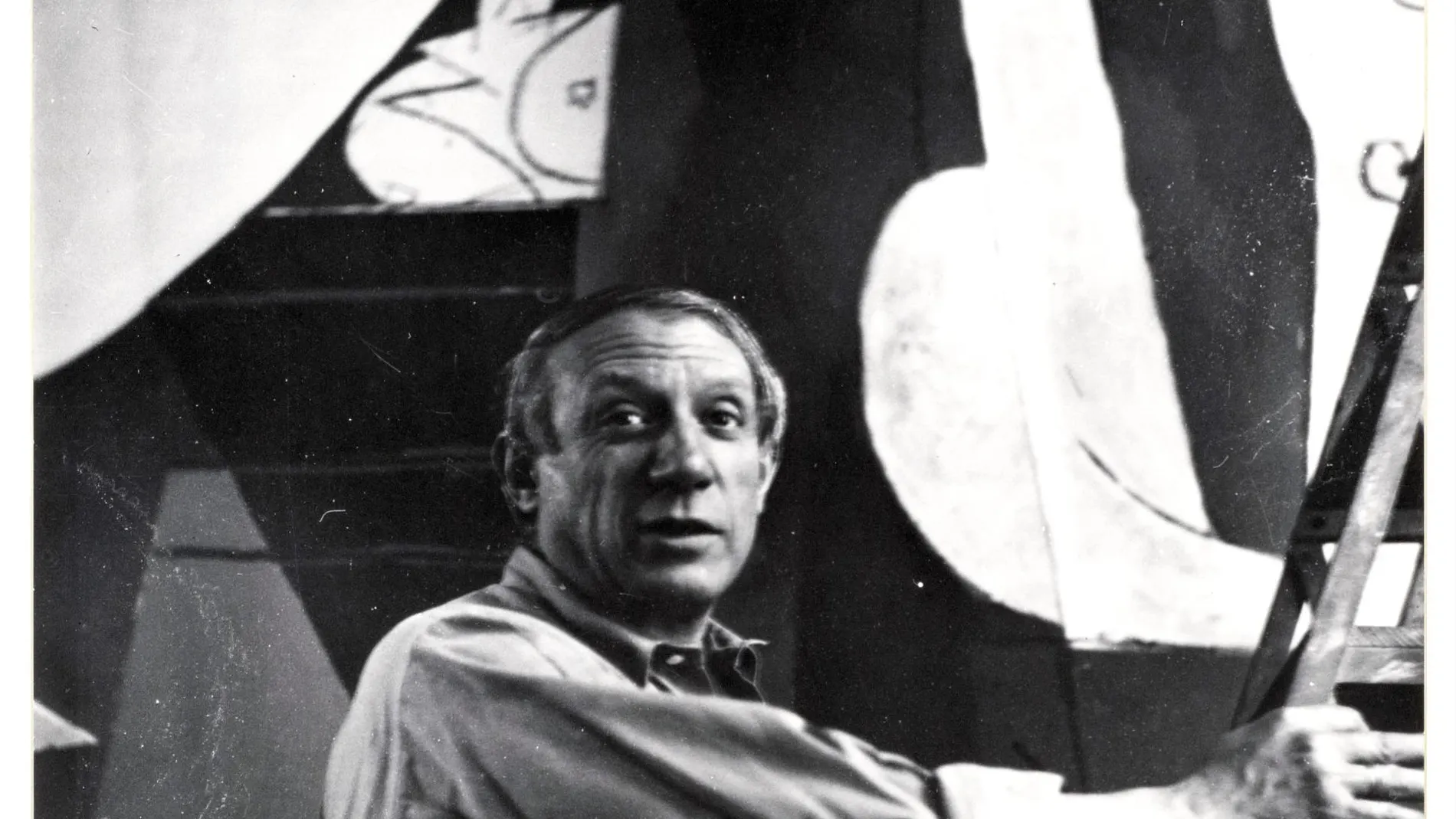 Dora Maar retrató a Picasso mintras pintaba el «Guernica» en el atelier des Grands Augustins