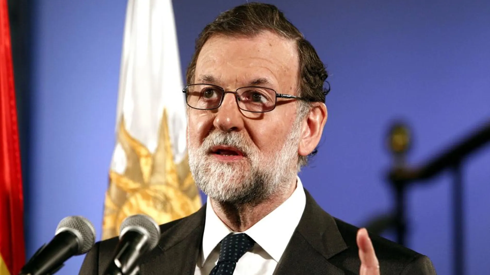 El presidente del Gobierno de España, Mariano Rajoy, durante una recepción en la embajada de España en Montevideo