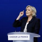 La candidata ultraderechista a las presidenciales francesas, Marine Le Pen, pronuncia un discurso en Villepinte