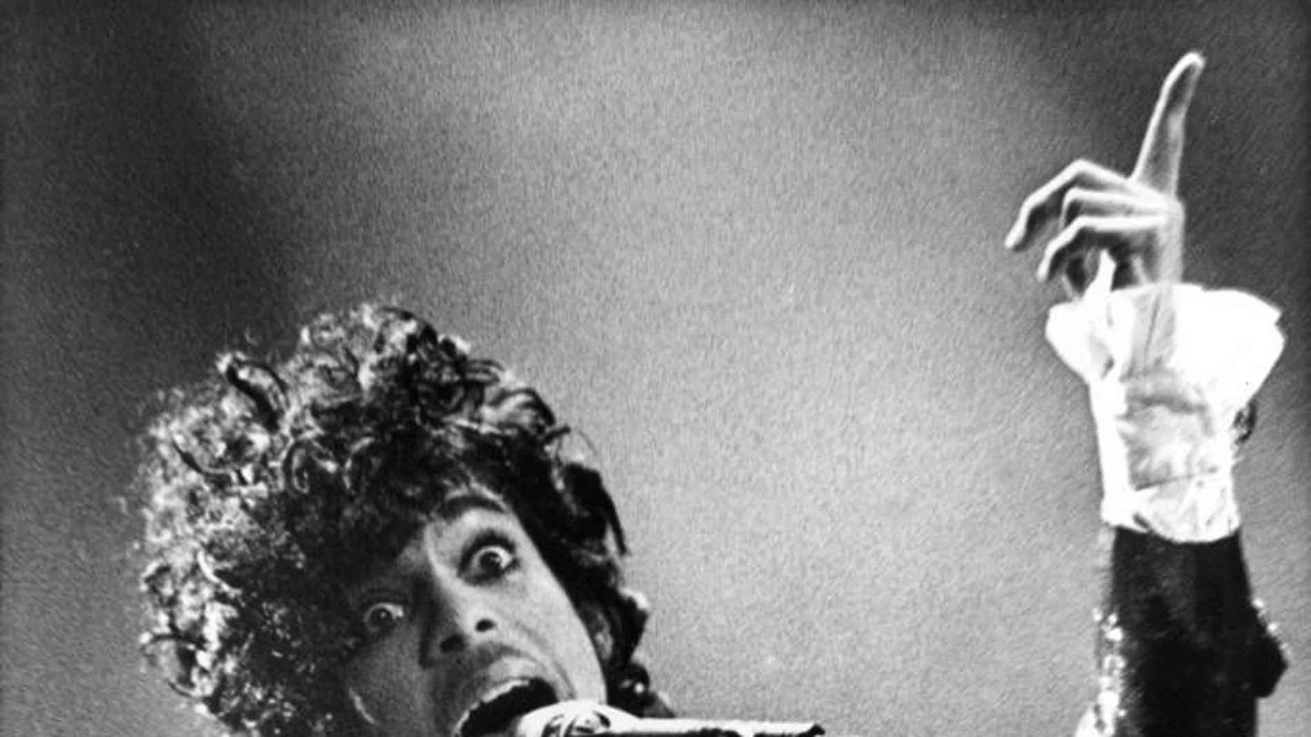 Este viernes llega a las tiendas el disco «Piano & A Microphone 1983», con material inédito de Prince, el primero de los muchos tesoros del músico de Minneapolis