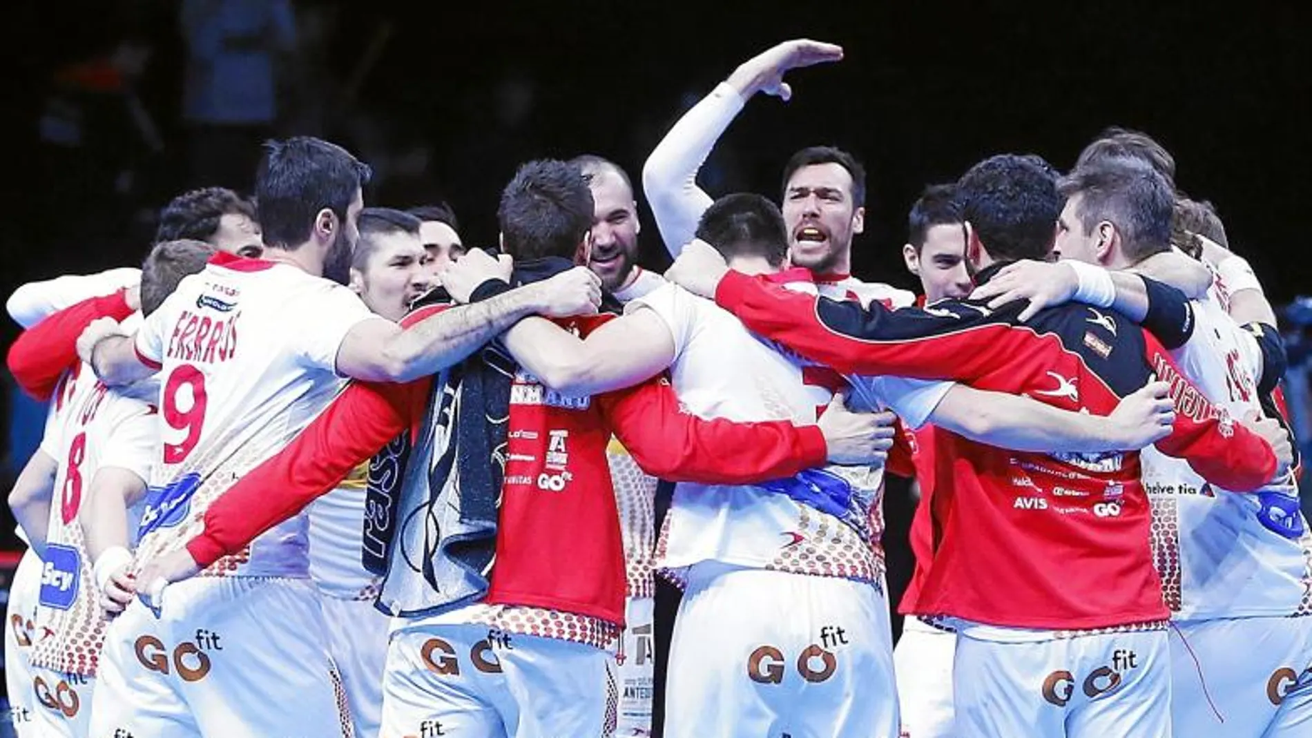 Los jugadores españoles celebran su pase a cuartos