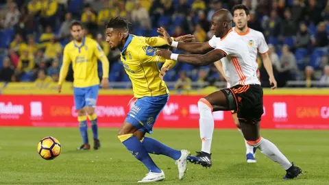 Eliaquim Mangala durante su primera etapa en el Valencia.