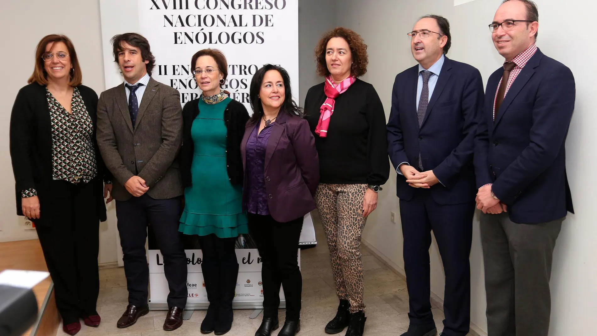 Ángeles Armisén, Santiago Jordi, Amalia Rodríguez, Begoña Jovellar, Josefina Vila, Alfonso Polanc y Víctor Alonso, presentan el Congreso