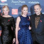 LOS ANFITRIONES DEL EVENTO fueron la actriz Belén Rueda y el cantante Miguel Bosé que transmitieron toda su simpatía con los más de 700 invitados, aquí con la modelo Judith Mascó y su marido