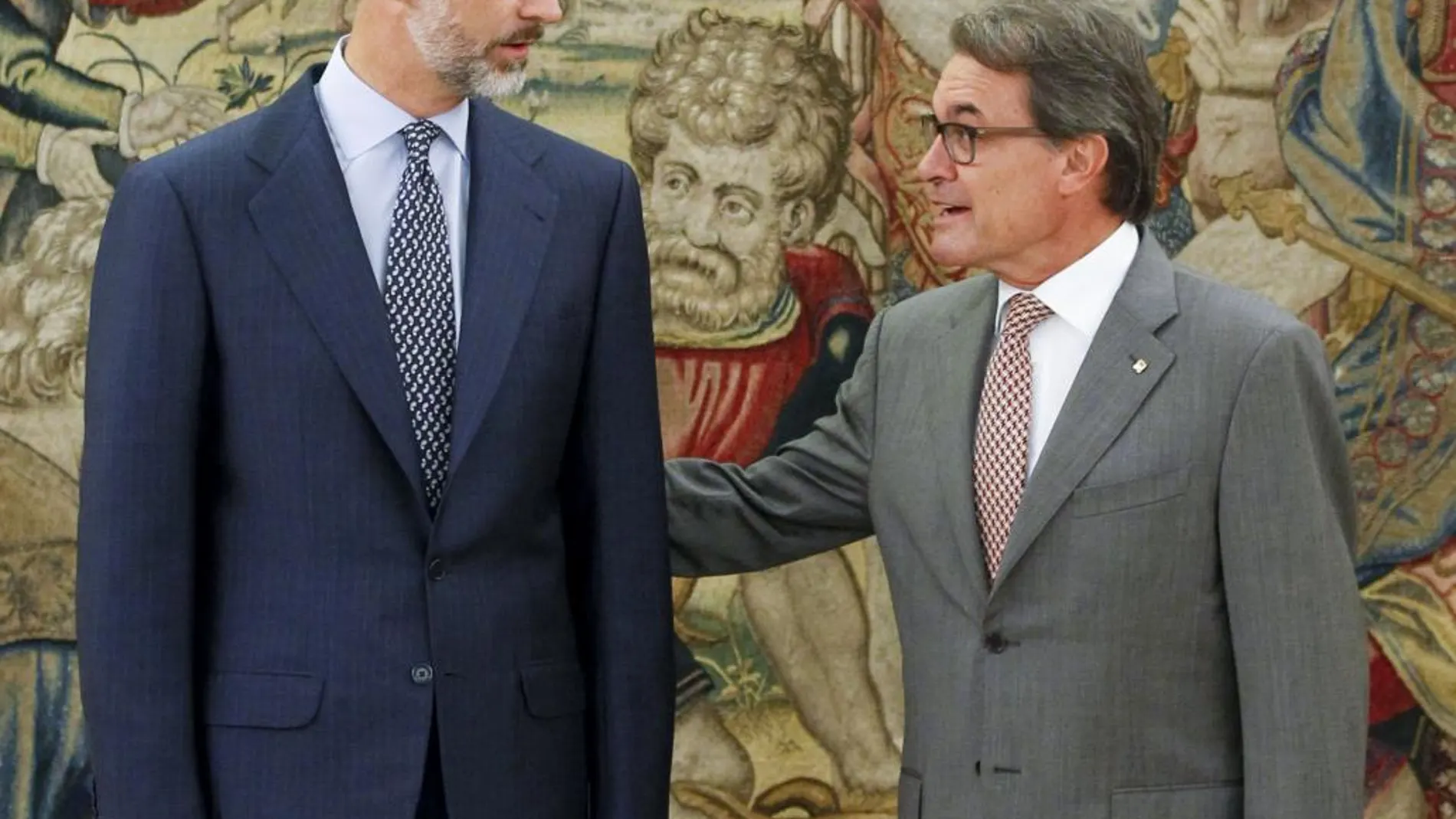 El Rey Felipe VI en una imagen de archivo junto al expresidente catalán Artur Mas