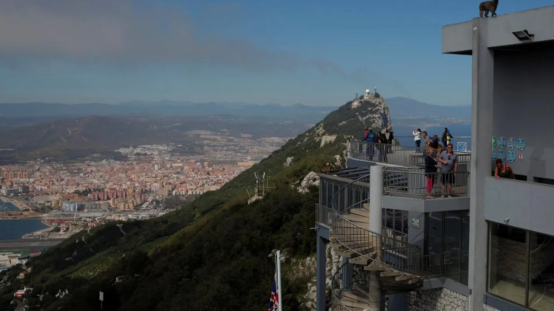 Turistas en una terraza en Gibraltar
