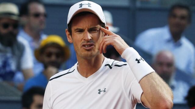 El tenista escocés Andy Murray, durante el partido disputado contra el rumano Marius Copil, hoy en el torneo Mutua Madrid Open celebrado en la Caja Mágica de Madrid