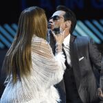 Beso de JLo a Marc Anthony