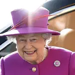 Isabel II agradece a Diana el futuro de la corona del pueblo
