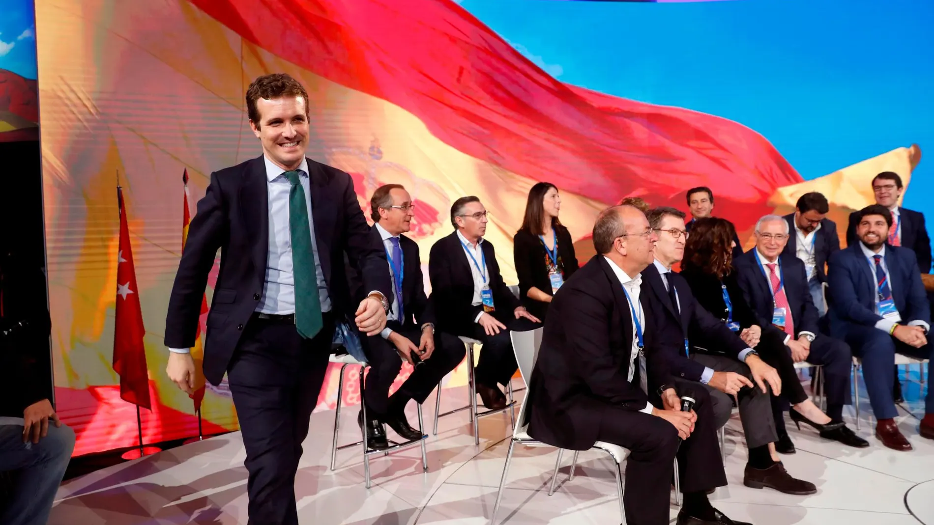 El líder del PP, Pablo Casado (i), hoy durante la inauguración de la convención del Partido Popular que se celebrará hasta el próximo Domingo en el Recinto Ferial IFEMA de Madrid / EFE