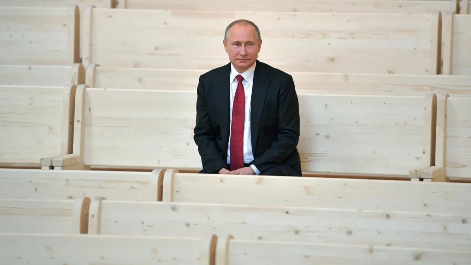 El presidente de Rusia, Vladimir Putin, visita hoy una nueva sala de conciertos en San Petersburgo