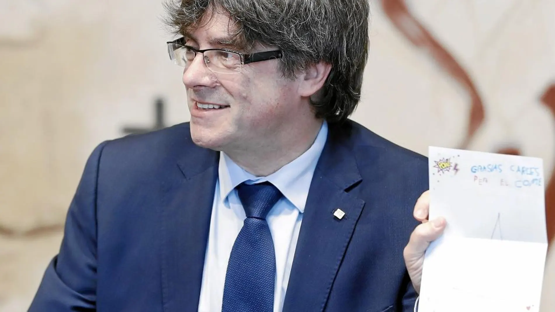 El presidente de la Generalitat, Carles Puigdemont, ayer en la reunión semanal de su gobierno