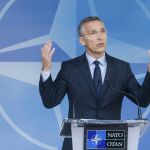 El secretario general de la OTAN, Jens Stoltenberg, hace una declaración a la prensa durante la reunión de ministros de Exteriores de la OTAN en Bruselas