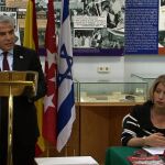 Yair Lapid protesta en Madrid por la financiación pública a ONGs que incitan al odio