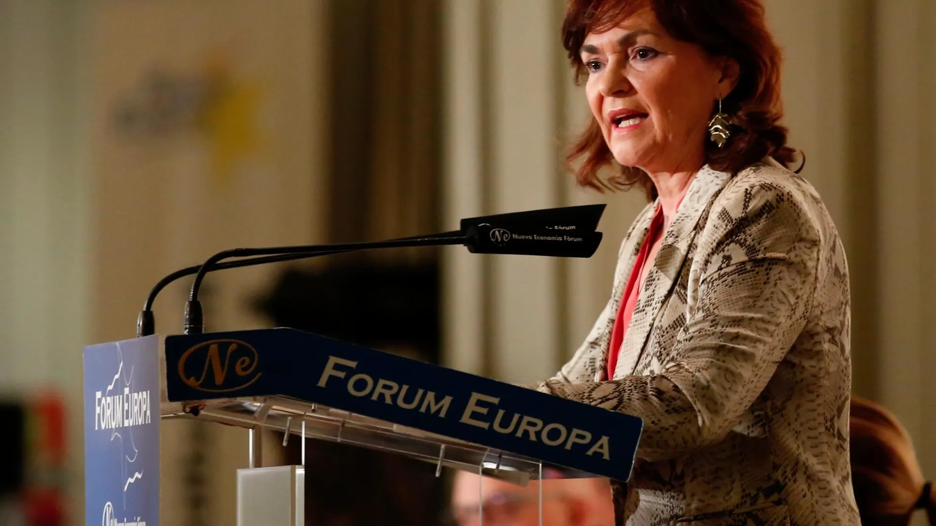 La vicepresidenta del Gobierno, Carmen Calvo, ofrece un desayuno informativo en el hotel Palace