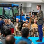 El líder del PP, Pablo Casado, ayer, durante un acto con agricultores en la localidad gaditana de Jerez de la Frontera / Efe