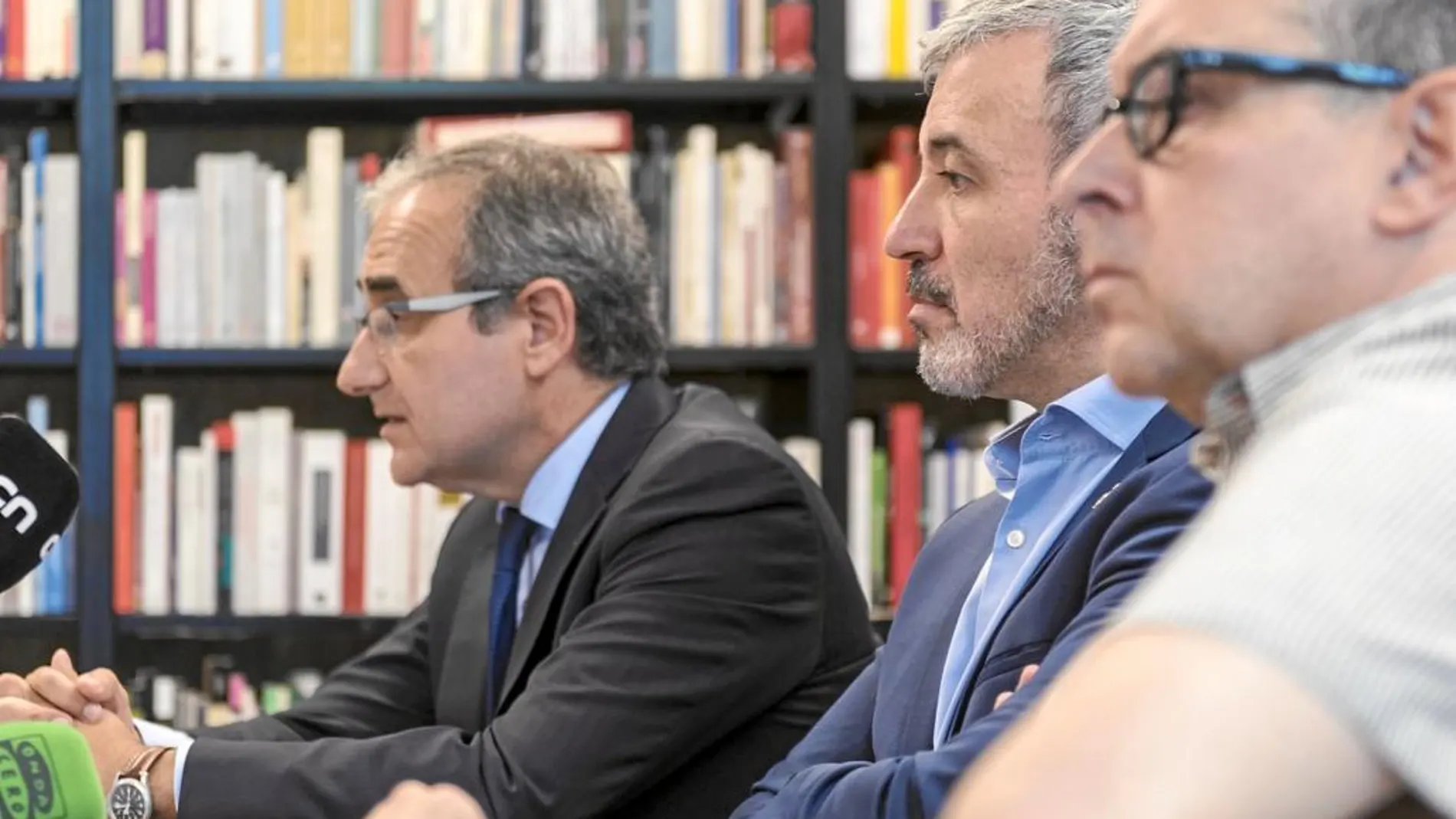 De izquierda a derecha, Patrici Tixis, Jaume Collboni y Javier Aparicio, ayer, durante la presentación de la segunda edición del Foro Edita