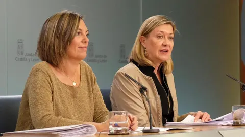 La consejera de Agricultura y portavoz de la Junta, Milagros Marcos, y la de Economía y Hacienda, Pilar del Olmo, durante la rueda de prensa posterior al Consejo de Gobierno