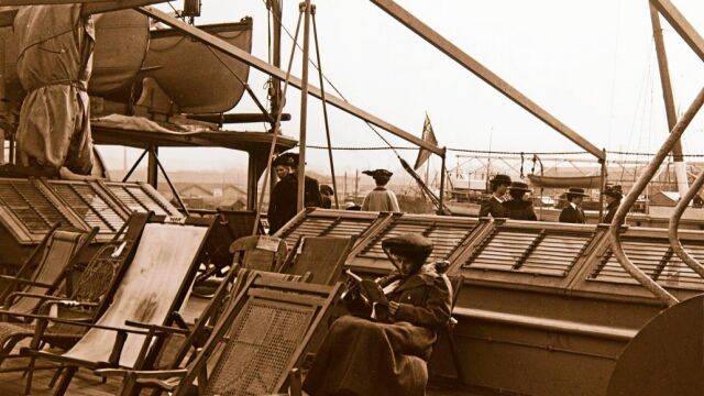 Una de las imágenes captadas por la cámara de Oleguer Junyent durante su vuelta al mundo en 1908, parte del legado fotográfico de este artista y que ahora puede disfrutarse en una completa exposición con parte de su obra