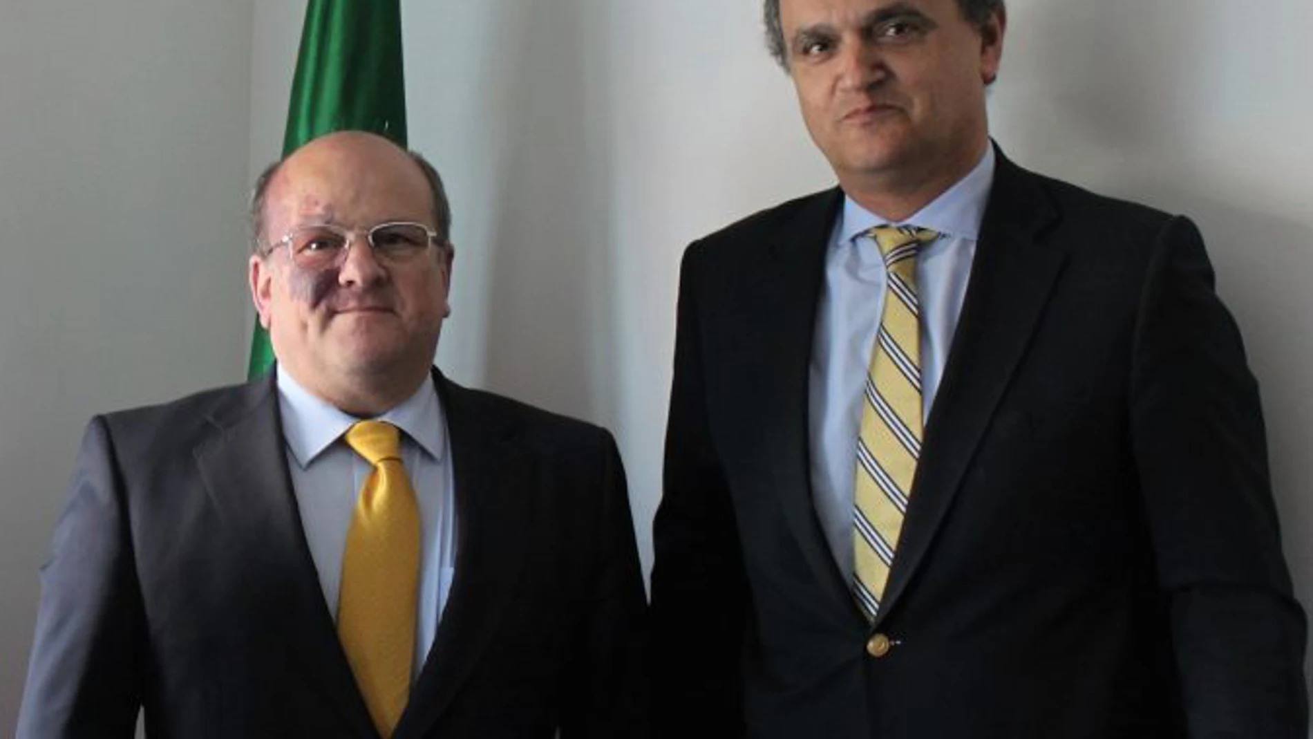Rafael Cámara, junto al embajador de Portugal