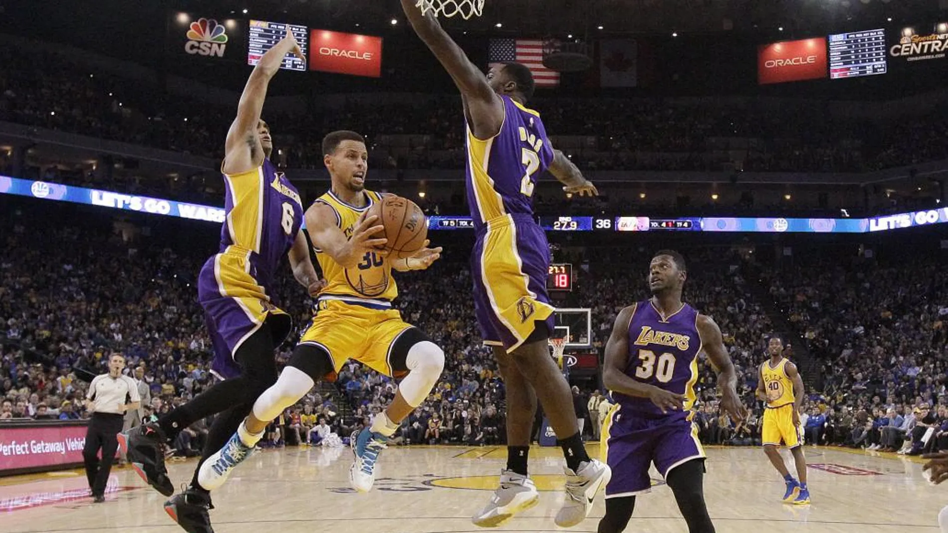 Los Warriors ridiculizaron a los Lakers (111-77)