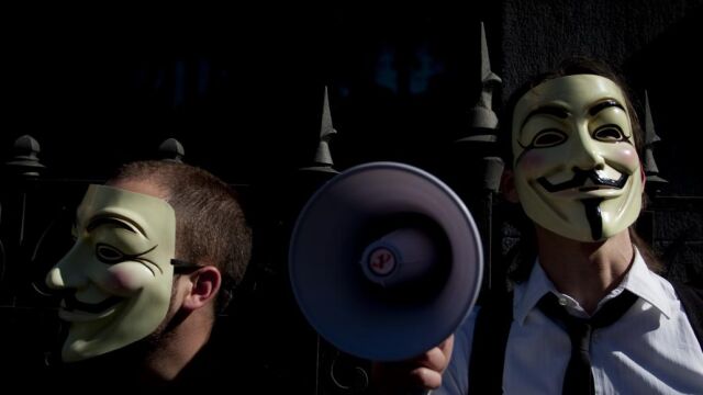 Absueltos los tres acusados de formar la cúpula española de Anonymous