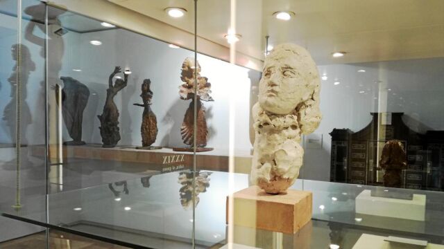 El busto de yeso de Dora Maar está expuesto en las salas de la Fundació Apel·les Fenosa de El Vendrell.